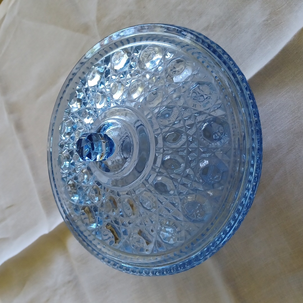 Vintage Federal Glass Windsor Button & Cane candy dish with lid - Picture 6 of 6